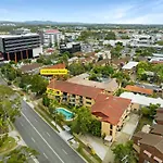 Big Modern & Central Locale Renovated 2-Bedroom