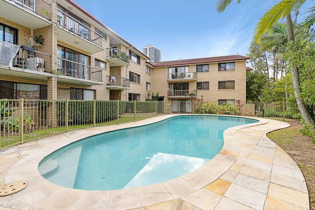 Big Modern & Locale Renovated 2-bedroom