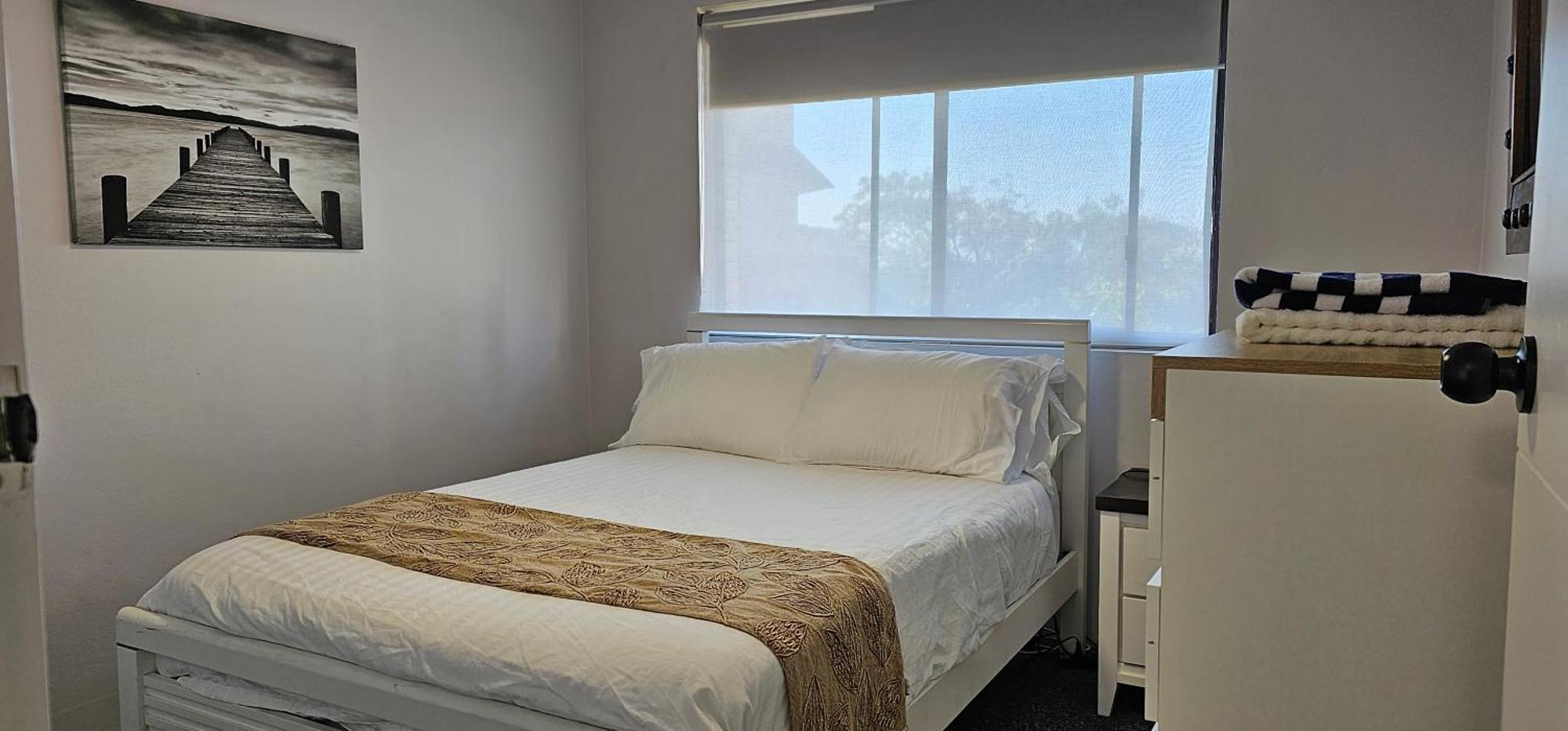 Big Modern & Locale Renovated 2-bedroom Gold Coast