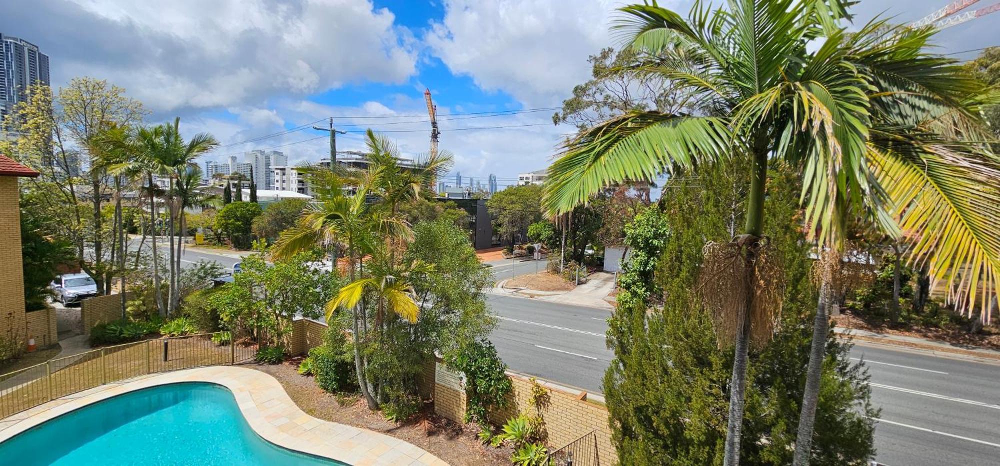 Apartment Big Modern & Locale Renovated 2-bedroom *